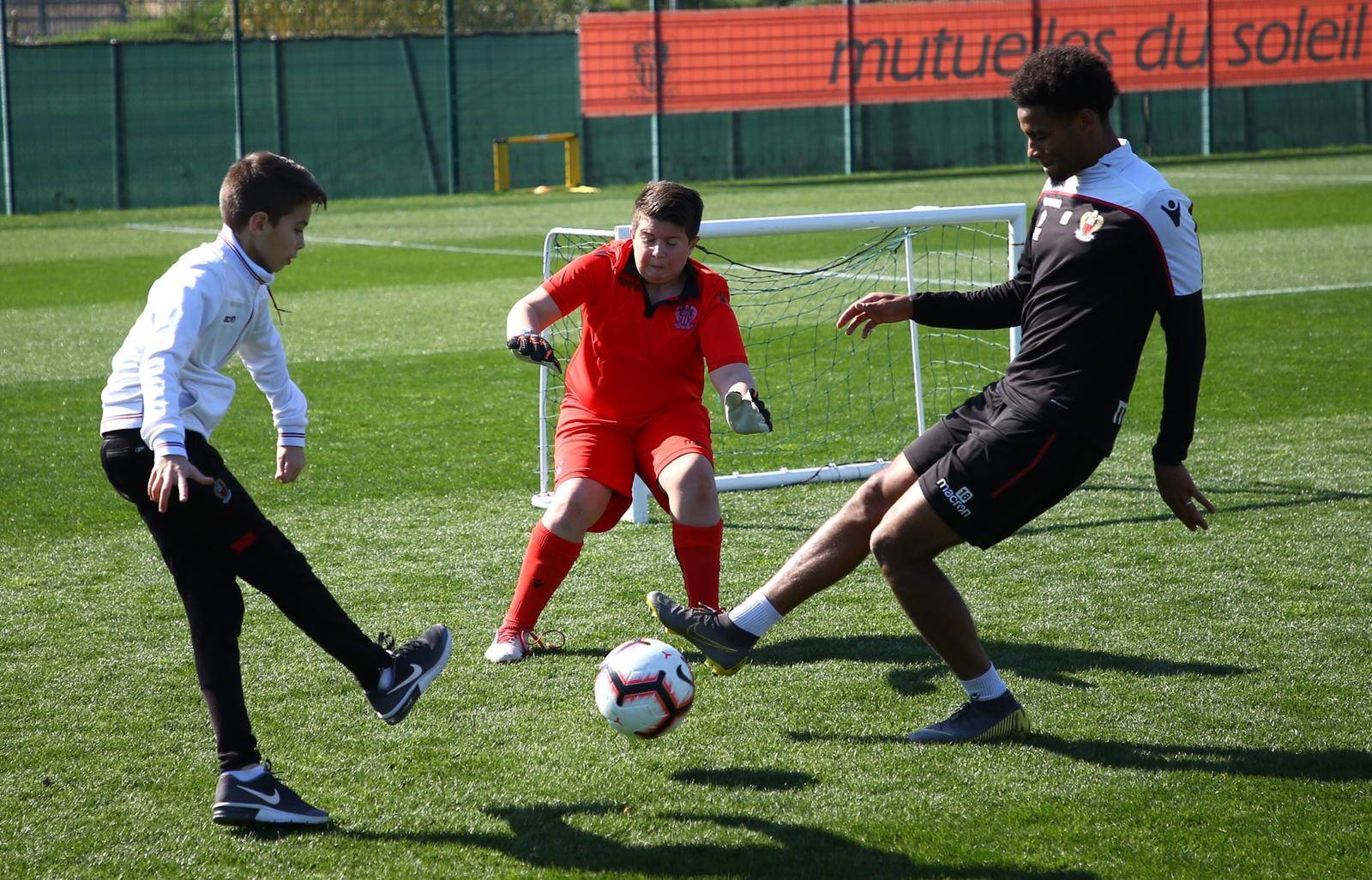 关于法甲今晚走向成谜；尼斯造点机会；管理层满意；资深球员宣示担当的信息-爱游戏